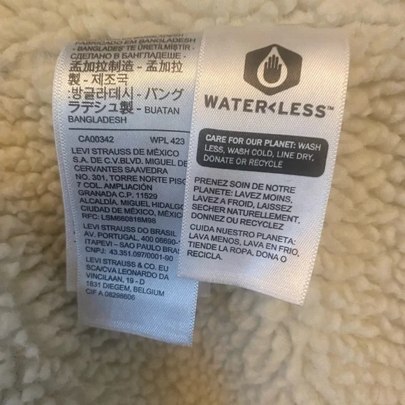 Levi's Lightweight Blue and White  Jacket - Picture 5 of 8